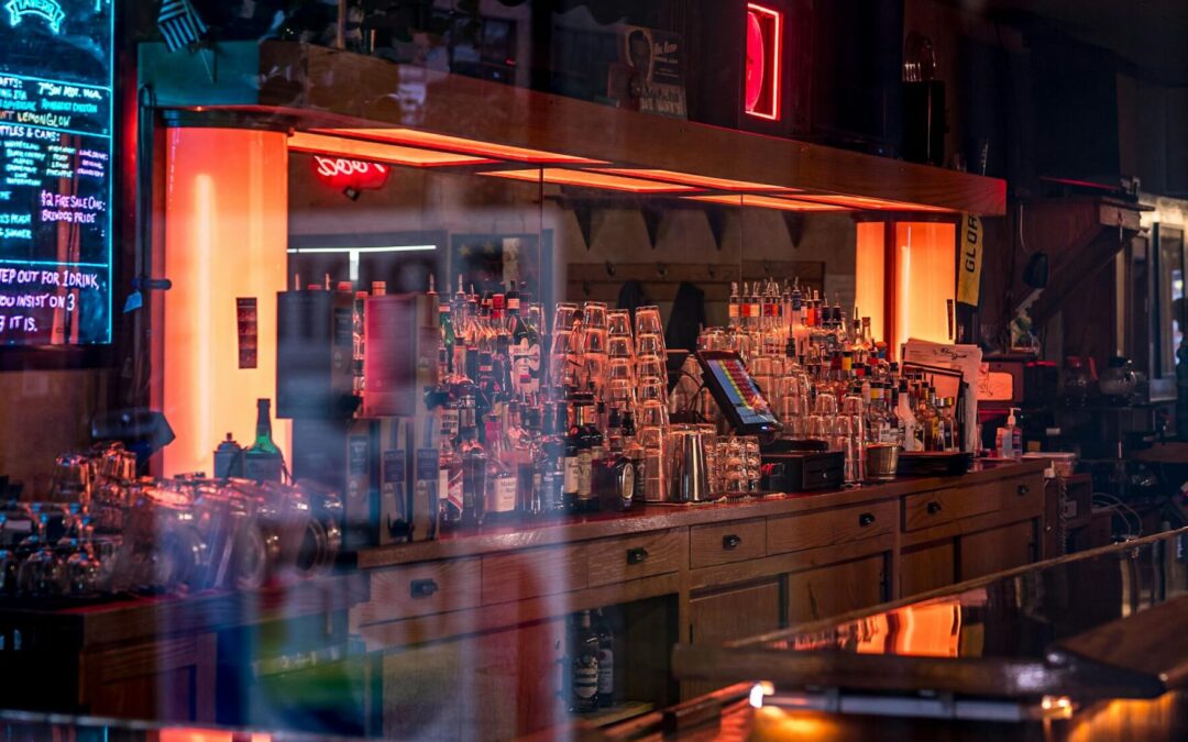 How to Plan a Themed Bar Crawl for an Unforgettable Night Out in Portland